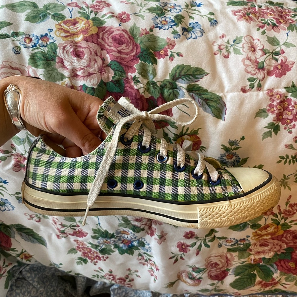 women’s 8 green gingham converse!!!